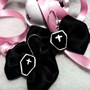 Cr33p ~ pastel goth dangle earrings